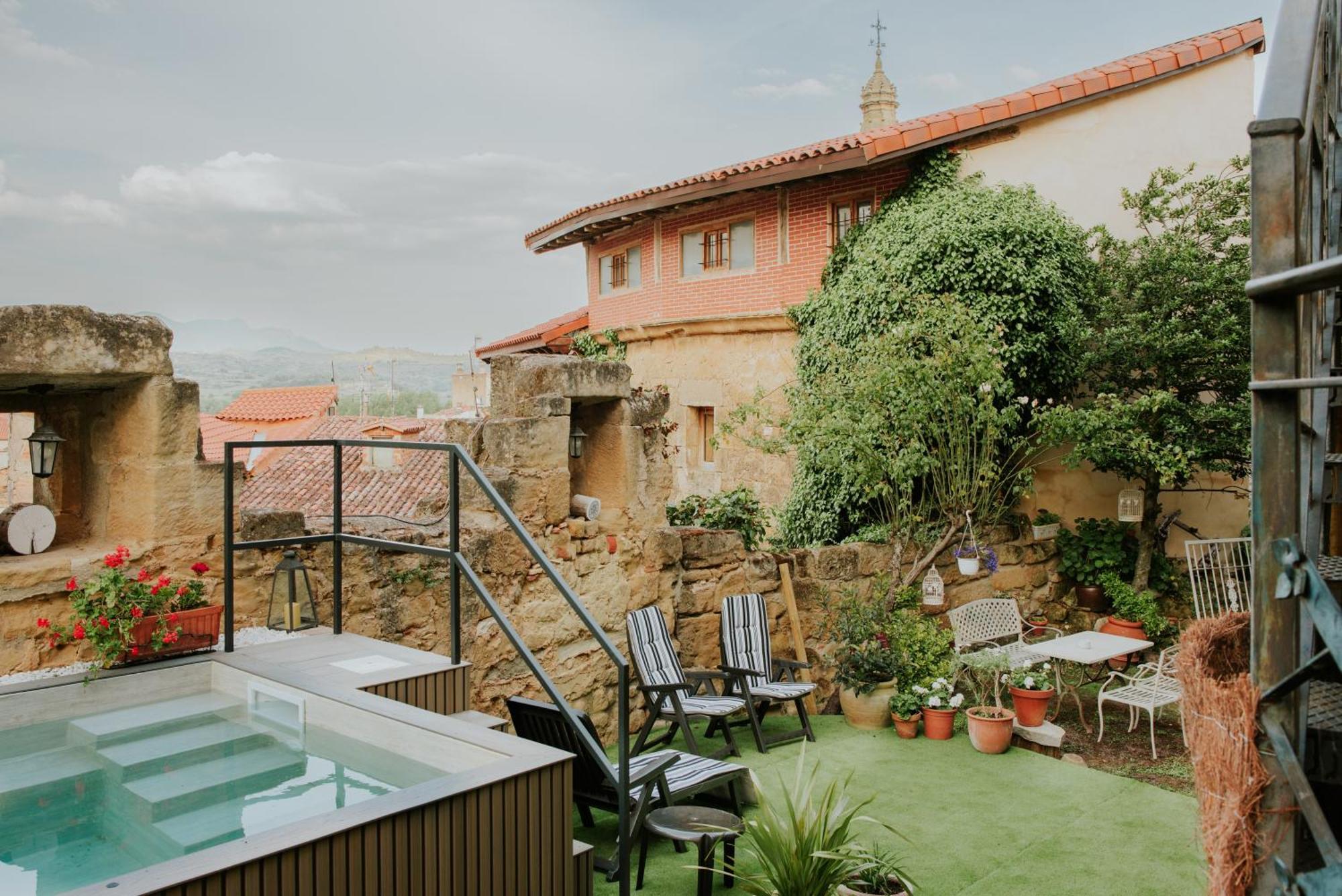 Hospederia Senorio De Brinas Hotel ภายนอก รูปภาพ