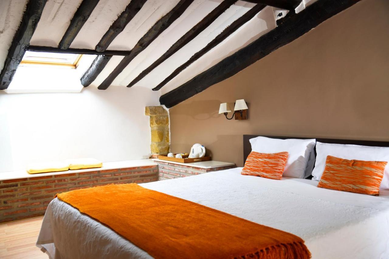 Hospederia Senorio De Brinas Hotel ภายนอก รูปภาพ